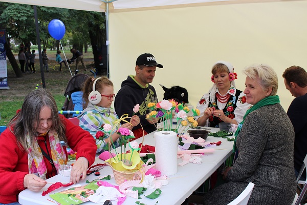 /pliki/pictures/file/aktualnosci/ak. 3b warsztaty bibulkarstwa.jpg