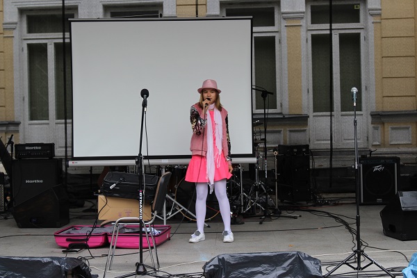 /pliki/pictures/file/aktualnosci/solistka 2.jpg